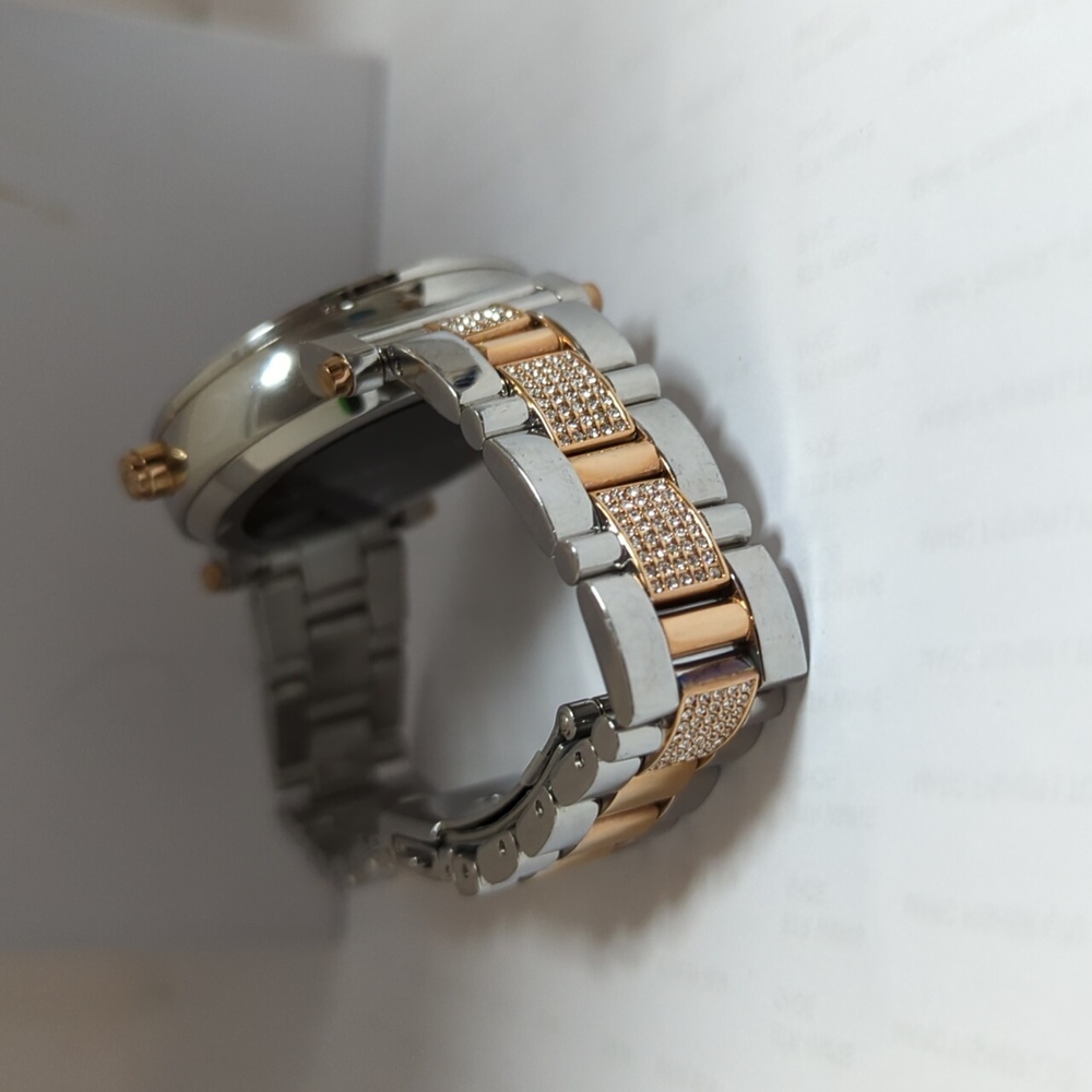 New & Authentic Michael Kors Smart watch Rose Gold/Silver - Picture 6 of 15